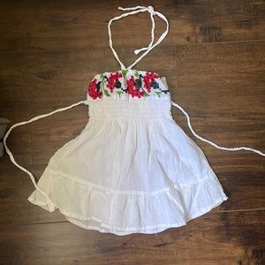 White Flower Embroidery Tunic Top